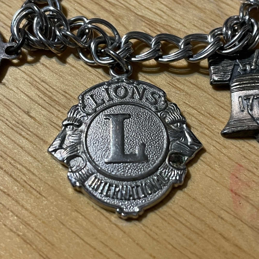 Vintage Source Unknown Silver Charm Bracelet - image 3